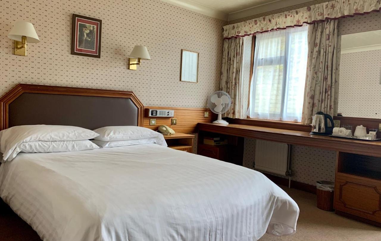 Littlebury Hotel Bicester Buitenkant foto
